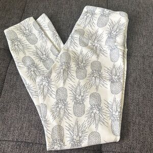 Size Small Wildfox Cream & Gray Pineapple 🍍 Leggings